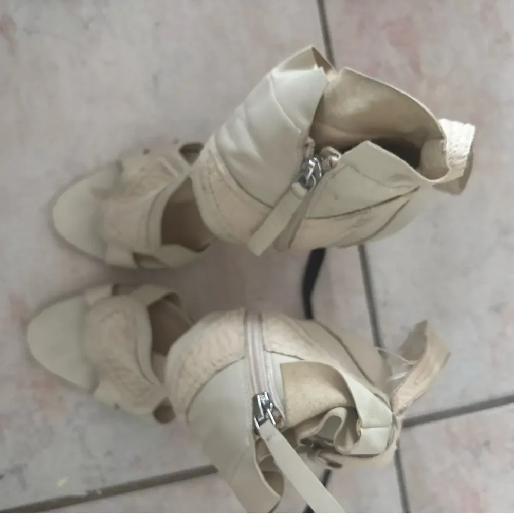 Camilla Skovgaard calf buckle dress shoes High Heel Sandals tribal fur open toe